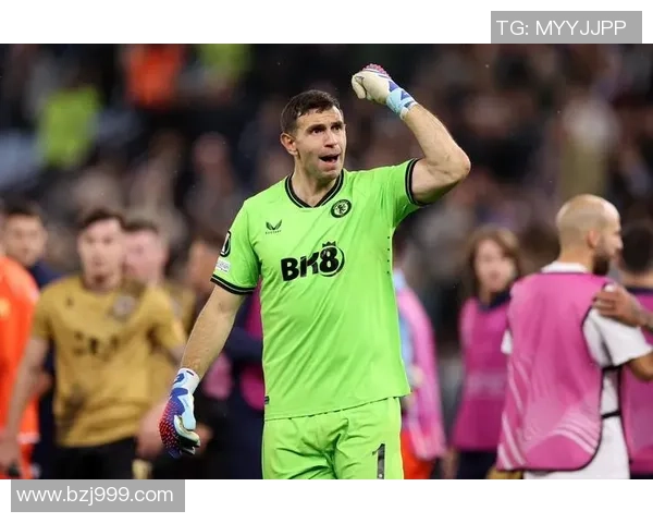 足球明星大马丁的精彩瞬间与职业生涯回顾照片集锦